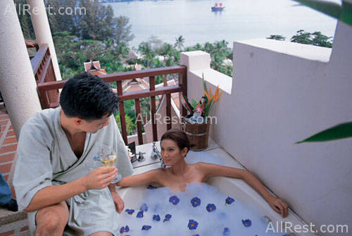 Thavorn Beach Village Spa 18